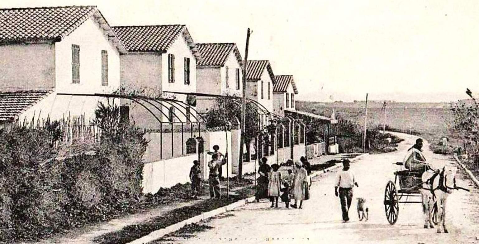 1372- La Perouse - Rue principale2.jpg